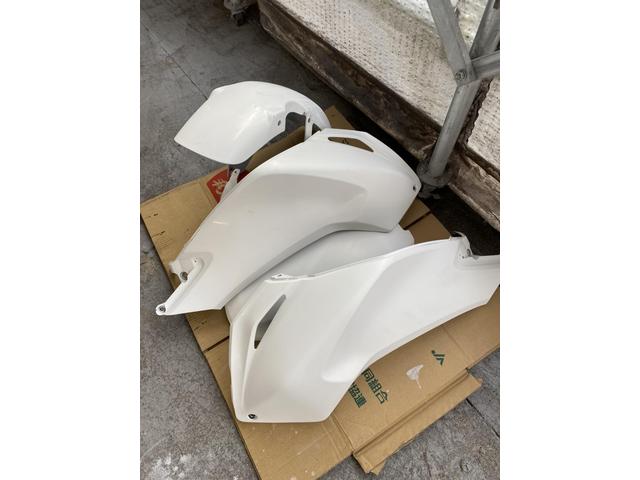 ホンダ　NC700S(バイク)
外装パーツ塗装　塗り替え
パールホワイト→デザートストリーム
¥27.500

平塚　二宮　中井　大磯　伊勢原　秦野　茅ヶ崎　寒川　厚木　小田原　藤沢　辻堂　相模原　渋沢　大和　横浜