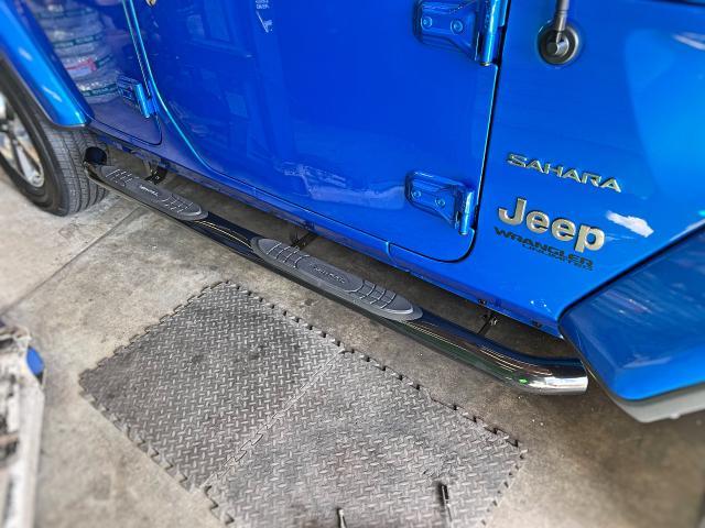 JEEP JLラングラー サハラ 特別限定車 サイドステップ取り付け JEEP JLラングラー サハラ 特別限定車 サイドステップ取り付け