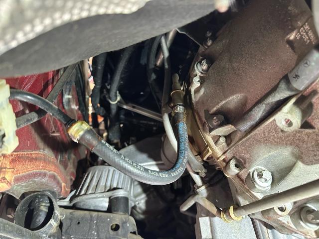 メルセデスベンツ W205 C180 燃料漏れ ウィンドウウォッシャー液漏れ修理 東京都町田市