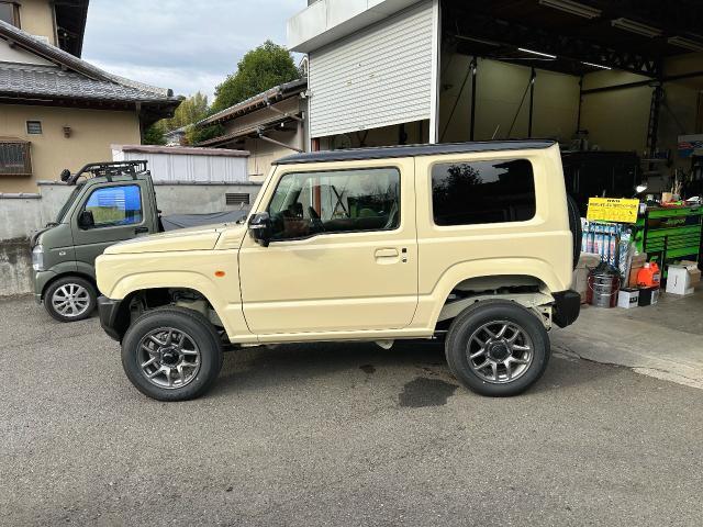 スズキ JB64W ジムニー 5型 新車 リフトアップ