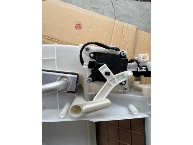 日産　27セレナ　リヤエバポレータ漏れ エアコン修理