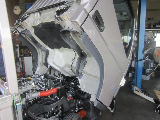 キャンター　エンジンオイル交換　新車無料１ヶ月点検　島田市のトータルカーサービス