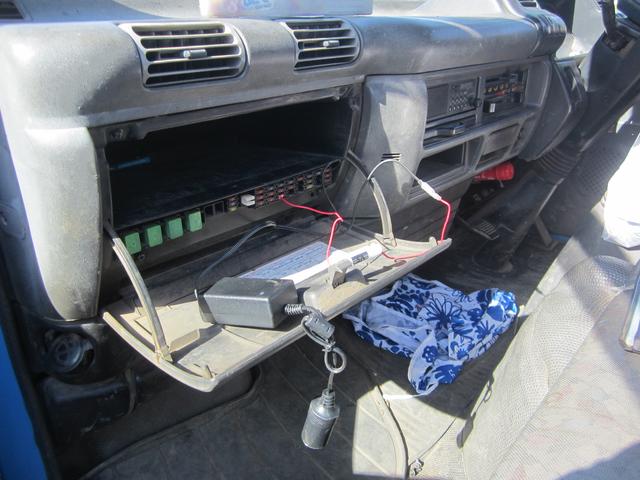 エルフダンプ　ドライブレコーダー取付　島田市のトータルカーサービス