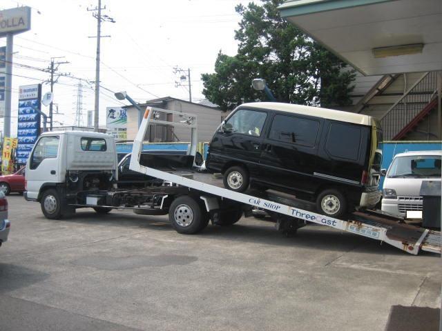 自社積載車を完備しておりますので、万が一の際は駆けつけさせて頂きます。