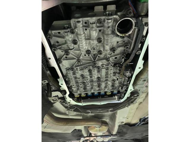 ＢＭＷ　１シリーズ　ミッション・駆動系修理・整備
オートマオイルパン交換　トルコン太郎によるオートマオイル圧送交換