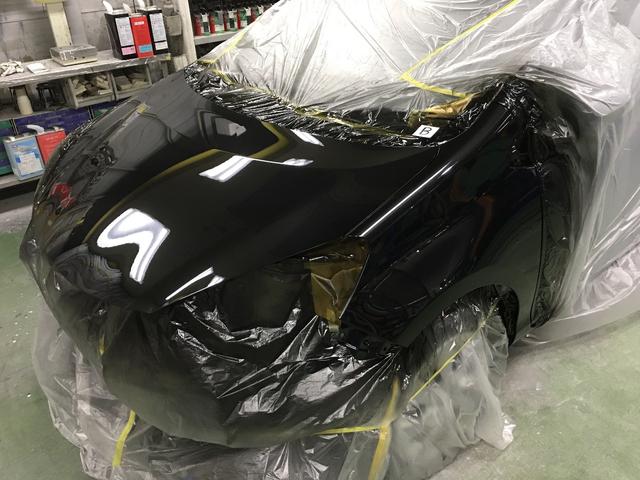 アクアの鈑金塗装をしました。