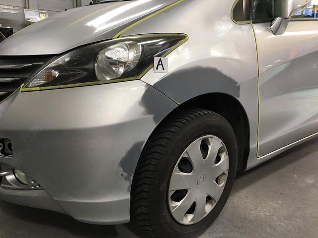 フリードの鈑金塗装をさせて頂きました。