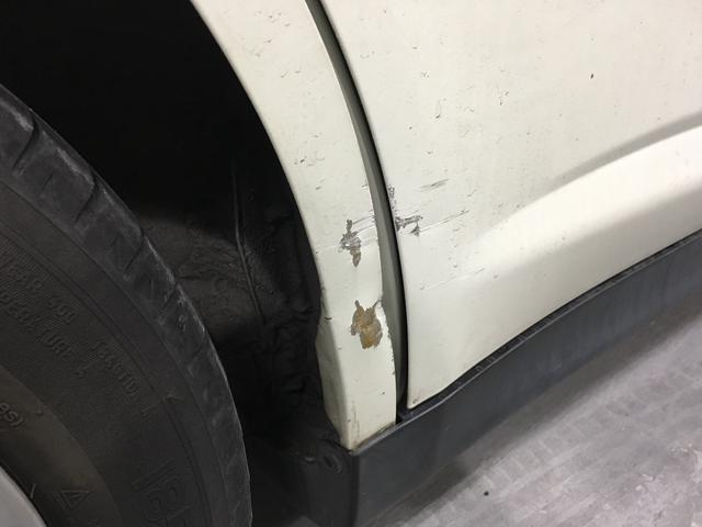 ティーダの鈑金塗装をさせて頂きました。