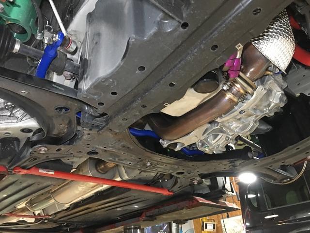 スイフトスポーツにスタビライザーの取り付けをさせて頂きました。