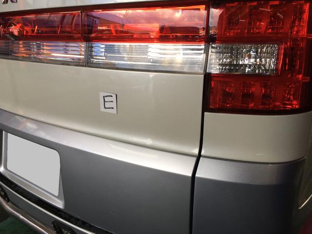 デリカの鈑金塗装をさせて頂きました。