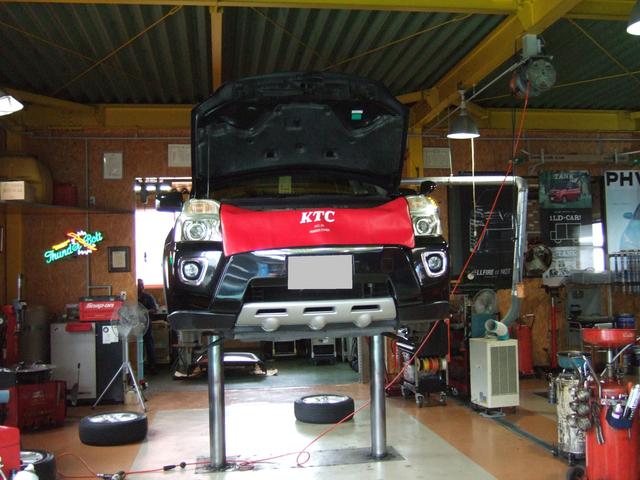 エクストレイルの法定点検をさせて頂きました。