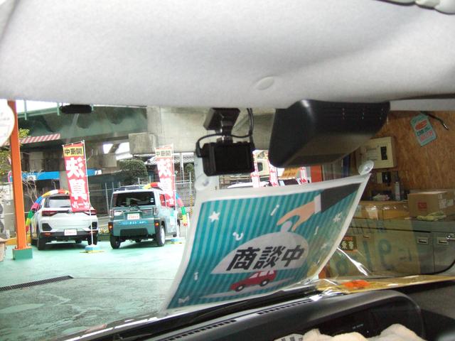 ご購入頂いたムーブキャンバスの納車前にドライブレコーダーの取付をさせて頂きました。