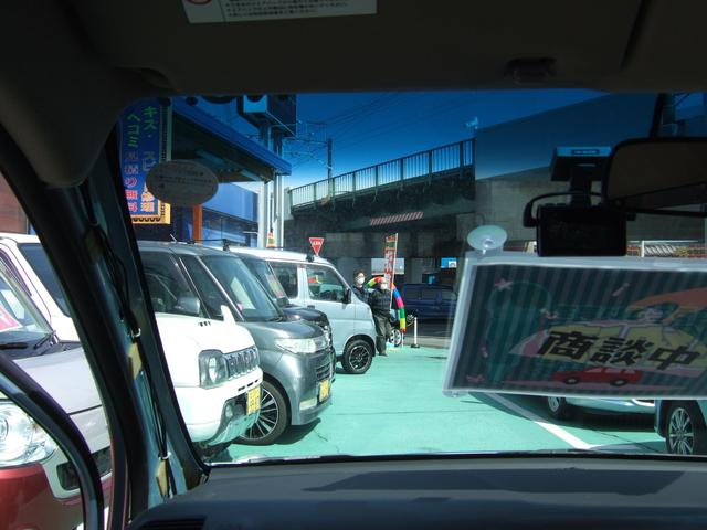 ご購入頂いたライフの納車前にドライブレコーダーの取付をさせて頂きました。