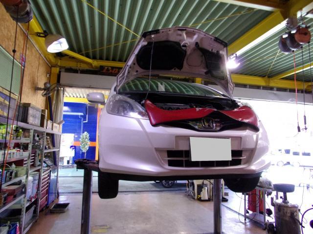 フィットハイブリッドの車検をさせて頂きました。