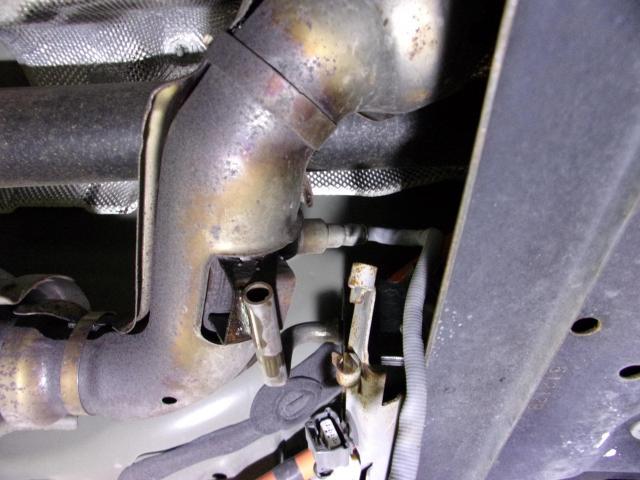 エクストレイルのオーツーセンサー交換をさせて頂きました。