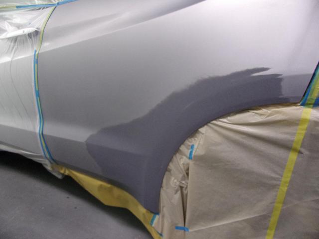 ヴェゼルの鈑金塗装をさせて頂きました。
