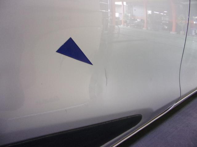 シエンタの鈑金塗装をさせて頂きました。
