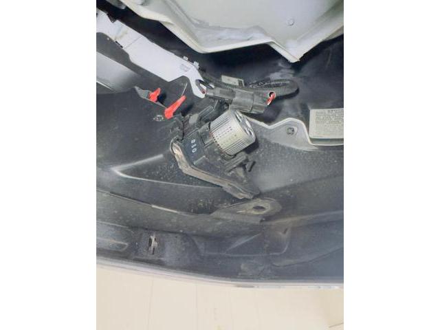 レクサス UX タイヤホイール バックランプ交換