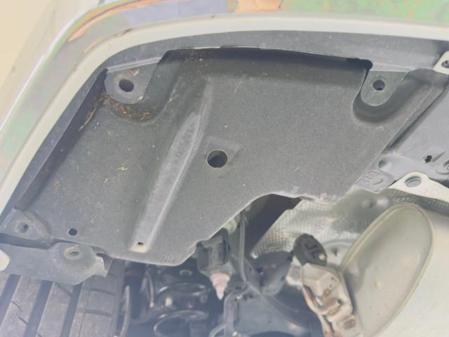 レクサス UX タイヤホイール バックランプ交換