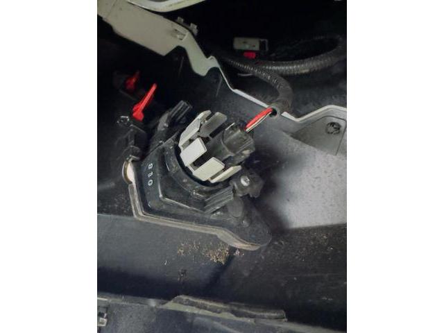 レクサス UX タイヤホイール バックランプ交換