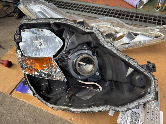 トヨタ　20アルファード ヘッドライトレンズ交換