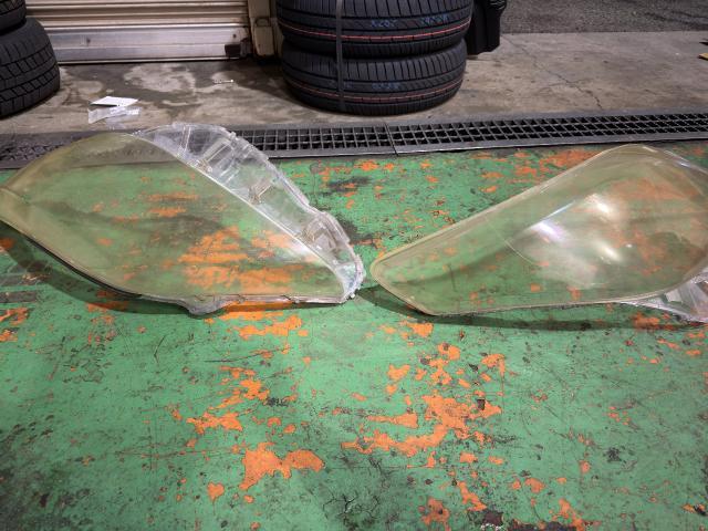 トヨタ　20アルファード ヘッドライトレンズ交換