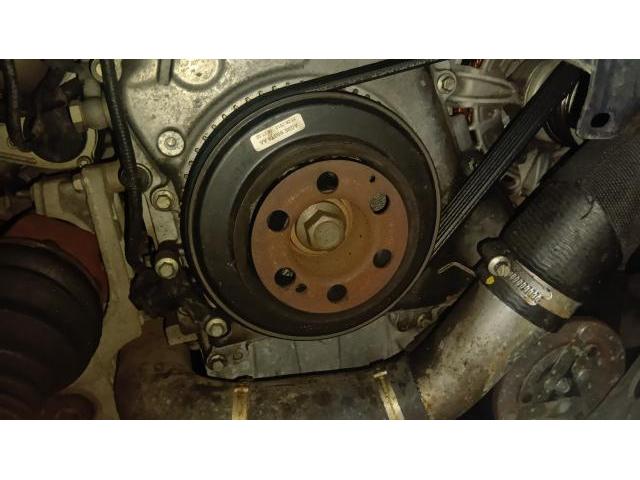 ランドローバー　フリーランダー２　エンジン修理