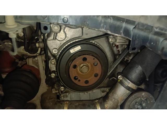 ランドローバー　フリーランダー２　エンジン修理