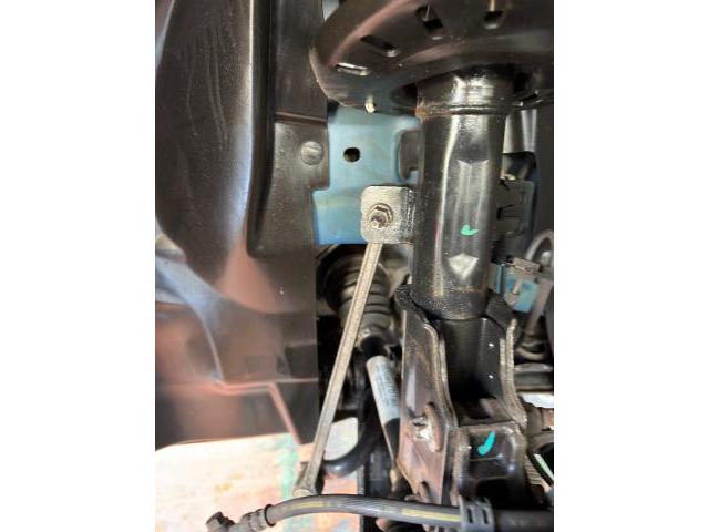 プジョー　３００８　スタビリンクロッド交換