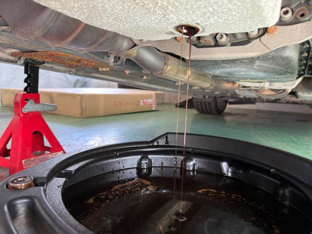 マセラティ　クアトロポルテ　オイル交換 ダンパー交換