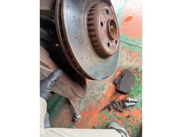 メルセデス・ベンツ　E220d 車検整備
