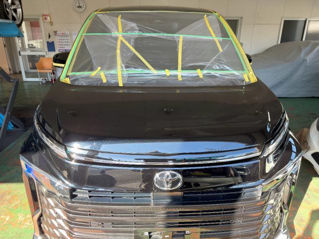 トヨタ　ヴォクシー　ガラスコーティング