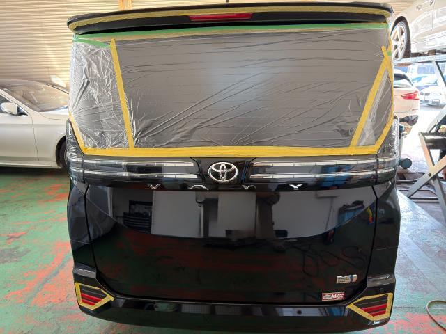 トヨタ　ヴォクシー　ガラスコーティング