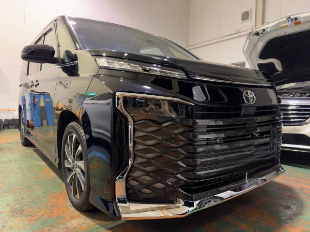 トヨタ　ヴォクシー　ガラスコーティング