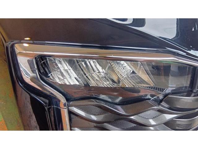 トヨタ　ヴォクシー　ヘッドライト、バンパーモール交換