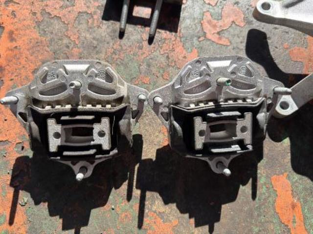 アウディ　Ｑ５　ミッションマウント交換