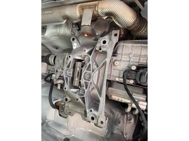 アウディ　Ｑ５　ミッションマウント交換