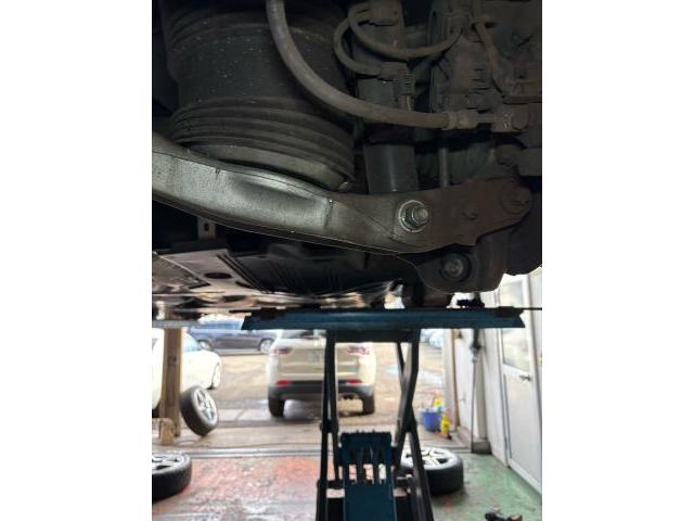 メルセデス・ベンツ　C220d 　W205エアサス修理