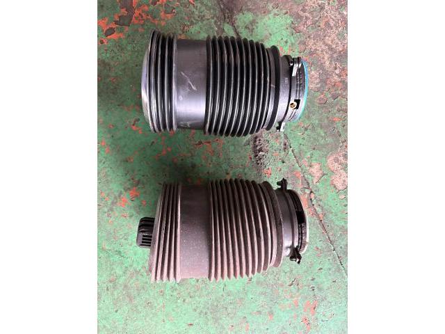 メルセデス・ベンツ　C220d 　W205エアサス修理