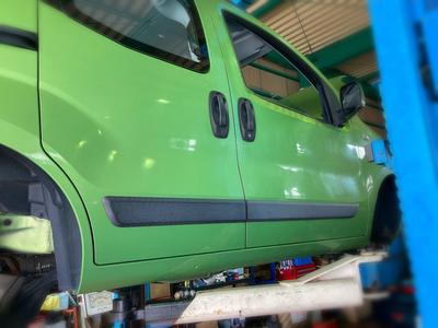 板金塗装のご相談も承っております。