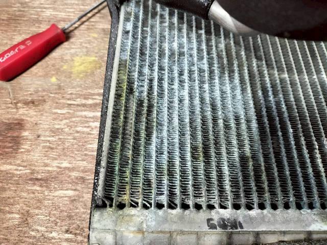 フォルクスワーゲン ゴルフ DBA-AUCJZ エアコン効かない エバポレータ交換 修理 静岡県 三島市 熱海市 沼津市 自動車 外車 輸入車