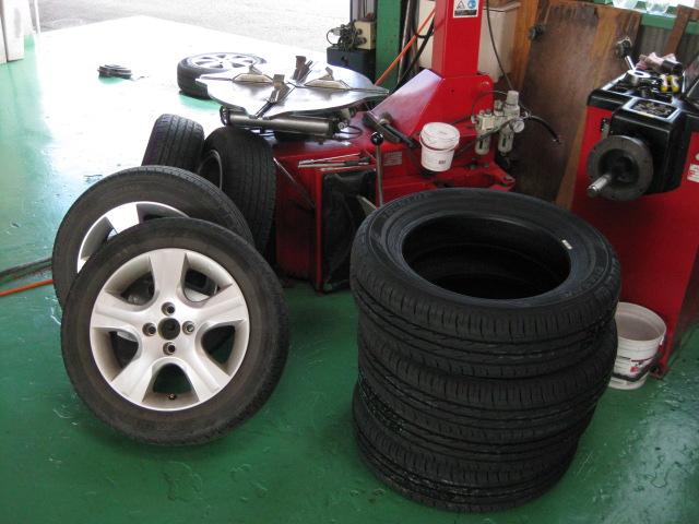 タイヤ交換ラッシュ！！