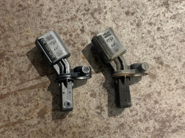 アウディA1　スピードセンサー交換