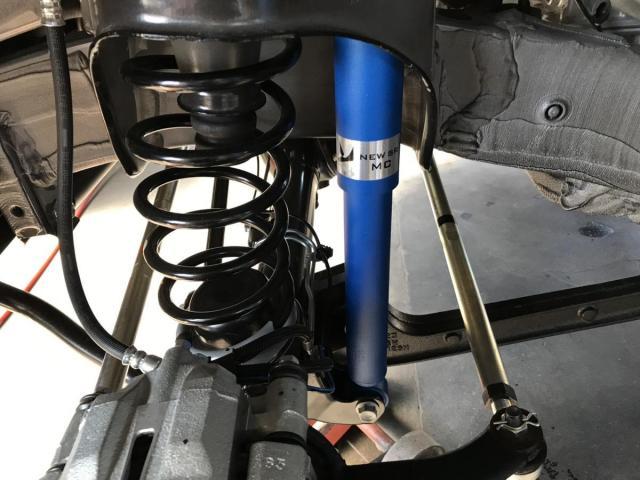 【作業実績】袋井市のお客様｜スズキ・ジムニー ショックアブソーバー&ステアリングダンパー取付・持込パーツ交換