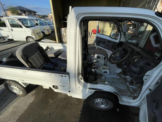 軽トラックの内装徹底洗車｜シートを外して清掃・査定への影響【袋井市 江塚自動車商会】