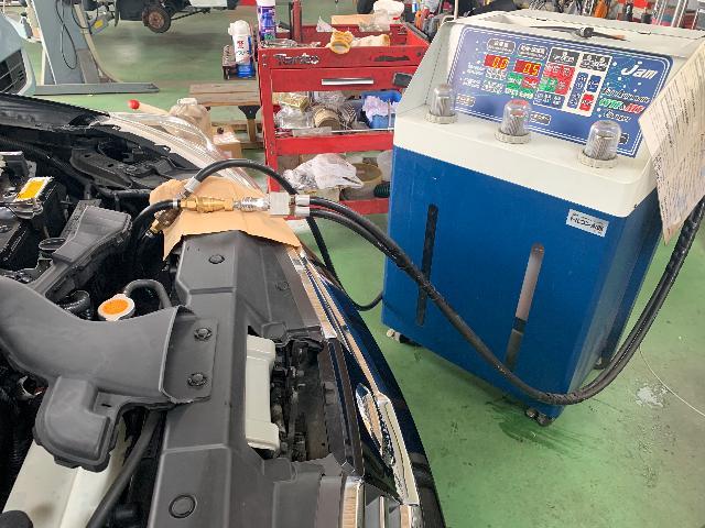 ニッサン　ティーダのCVTフルードをトルコン太郎で圧送交換しました。