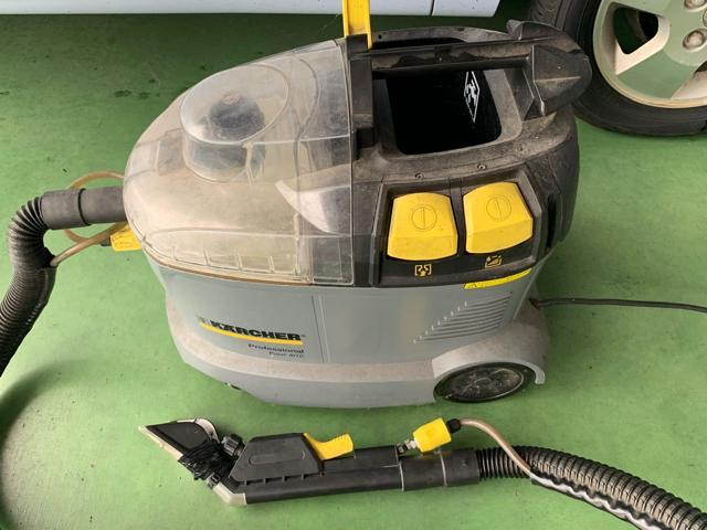 ニッサン　モコのシートの汚れを専用機器できれいにしました。