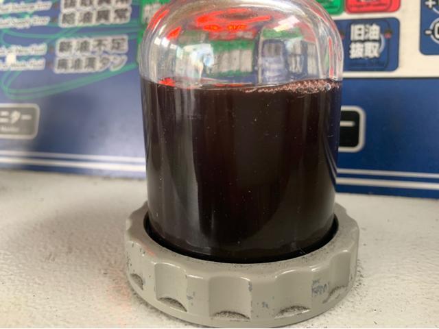 トヨタ　ランドクルーザー80のATFをトルコン太郎で圧送交換しました。