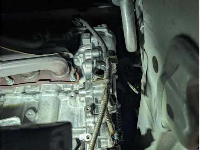 トヨタ　ハリアー　型式DBA-ZSU60W
E/Gテンショナーガスケット・右スタビライザーリンク