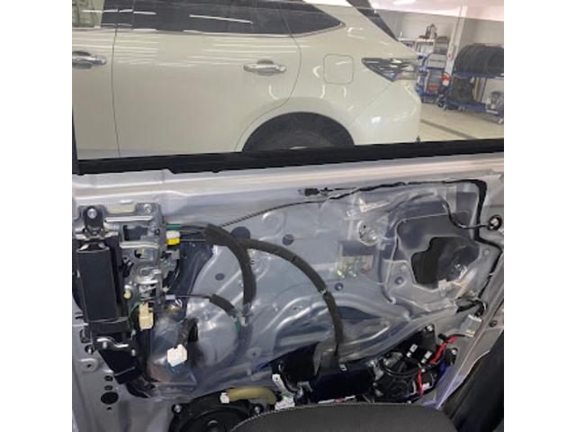 日産　セレナ　型式DAA-HFC26　
右スライドドアアクチュエーター